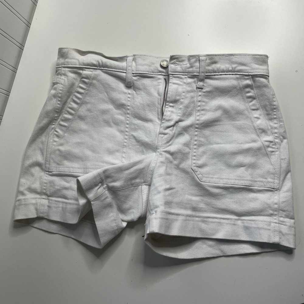White denim shorts, size 6, great condition, barely worn